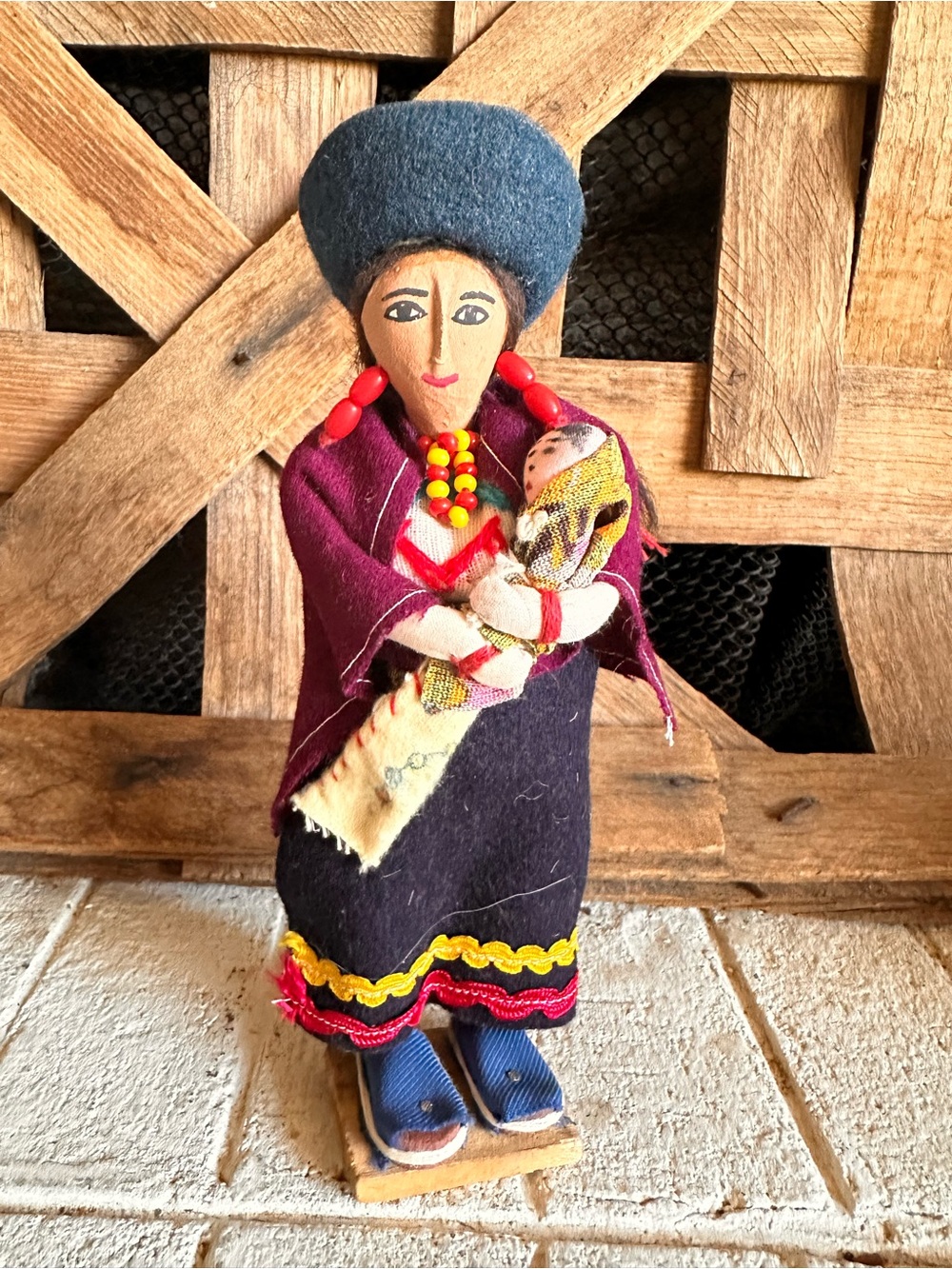 Beautiful Handmade Doll Mom with Child Peruvian Folk Costume 8” Cusco Peru